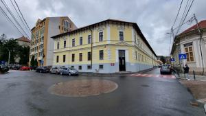 Încă o investiție finalizată, de aproape 2,3 milioane de euro, în infrastructura educațională din municipiul Deva