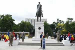 Statuia restaurată a marelui voievod Mihai Viteazul tronează de  azi în piața care îi va purta numele