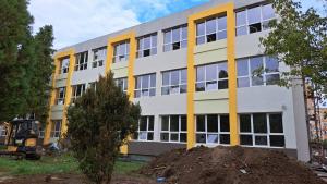 Lucrările de reabilitare și modernizare a Școlii Generale nr. 5 de pe strada Scărișoara continuă în ritm susținut!