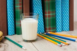 Din 5 octombrie nu vor mai putea fi furnizate în școli produse lactate