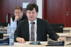 Relocări de fonduri pentru trei comunități locale