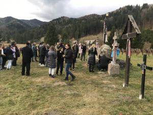 Borboly Csaba: cinstirea eroilor se face prin rugăciune, aprinzând o lumânare la căpătâiul lor