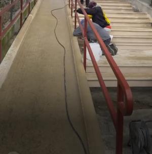 În Sectorul 3 continuă montarea rampelor, la scările de bloc