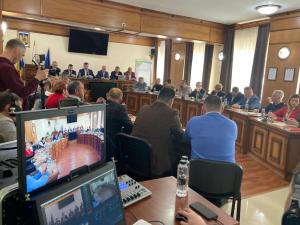 Decizii constructive, bazate pe principiul egalității, în ședința Consiliului Județean Harghita