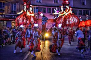 ÎNCEPE FESTIVALUL INTERNAŢIONAL DE TEATRU DE STRADĂ BUCUREŞTI – B-FIT IN THE STREET! #12