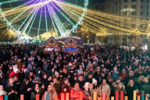 SĂRBĂTORI FERICITE LA TÂRGUL DE CRĂCIUN BUCUREŞTI CU CINCI ZILE DE CONCERTE LIVE ÎN PIAŢA CONSTITUŢIEI, ÎNTRE 22 ŞI 26 DECEMBRIE