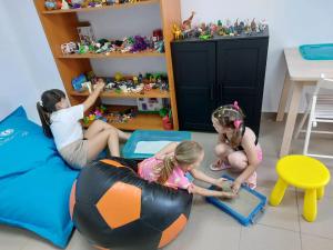 Blue Dot Sector 3 oferă sprijin copiilor și familiilor de refugiați din Ucraina