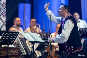 „România ne unește”, spectacol inedit de muzică folclorică