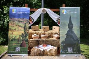 Produsele tradiționale, promovate în cadrul Târgului „Bun de Maramureș” de Sfinții Constantin și Elena