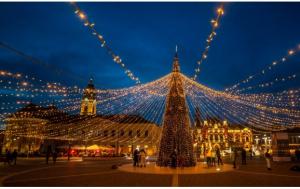 Start la Târgul de Crăciun: se aprind luminile de sărbători în  Oradea