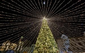 Vineri, 2 decembrie, se aprinde iluminatul festiv