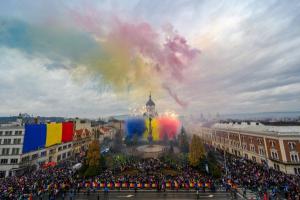 Peste 100.000 de clujeni și turiști au sărbătorit împreună Ziua Națională a României la Cluj-Napoca