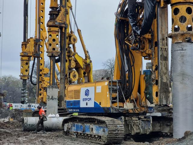 Aproape 1.100 de piloți au fost forați până acum la pasajele  subterane din Piața Gojdu