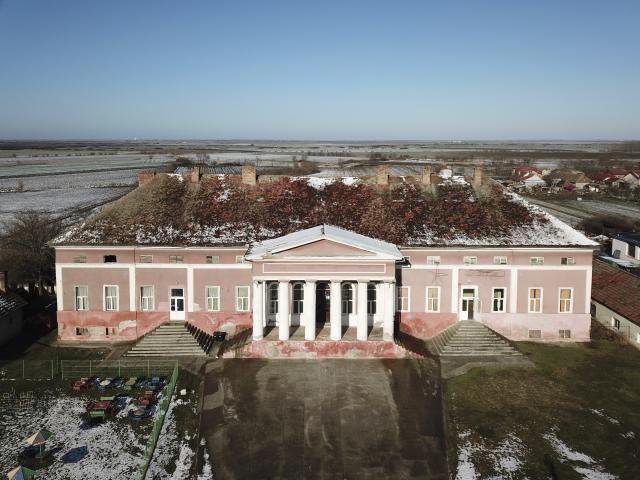 Au început lucrările de reabilitare ale Conacului Mocioni din Foeni. Consiliul Județean redă strălucirea bijuteriei arhitecturale