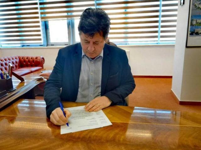 Iustin Cionca a semnat certificatul de urbanism pentru modernizarea rețelelor de distribuție a energiei electrice în orașul Sebiș