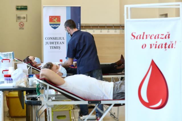Campanie maraton de donare de sânge, la Consiliul Județean. S-au înscris mai mult de 100 de persoane
