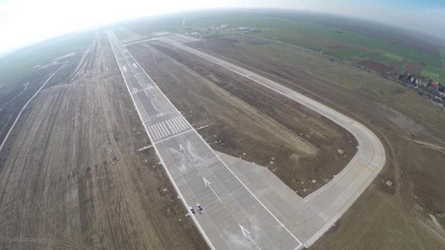 Aeroportul Oradea | S-a semnat contractul pentru prelungirea pistei