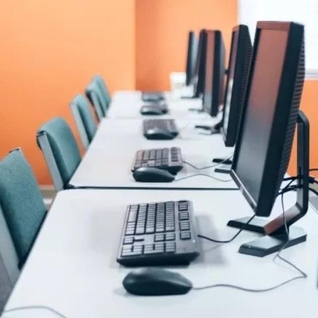 Au fost depuse oferte pentru 6 loturi din cadrul proiectului PNRR de dotare a unităților de învățământ din Oradea