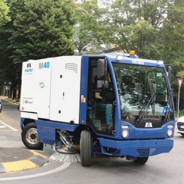 Măturătoare stradală 4 mc - Macro M40 cu DISCOUNT !
