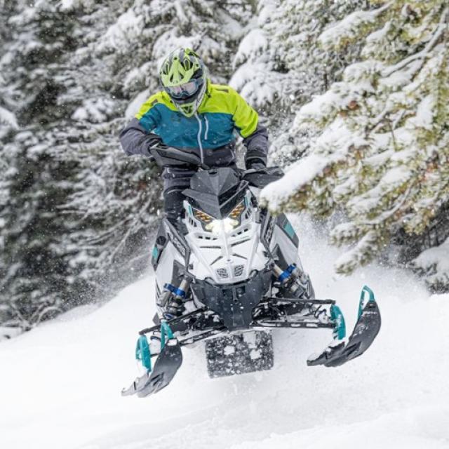 SNOWMOBILE POLARIS SWITCHBACK ASSAULT